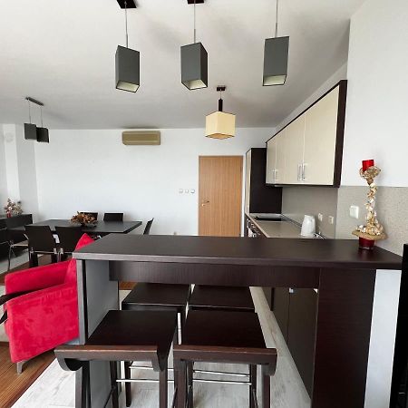 Modern Beachfront Apartment With Pool Равда Екстериор снимка